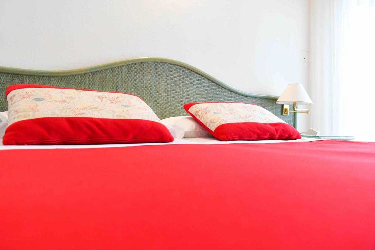 Majestic Hotel 4*