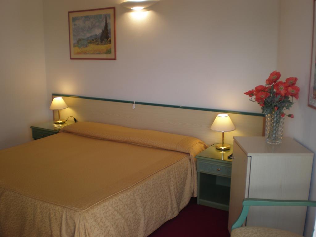 Majestic Hotel 4*